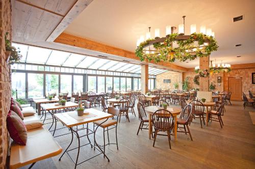 餐廳, 奧夫基辛POST酒店 (DIE POST Landgasthof Aufkirchen) in 伯格 餐廳, 奧夫基辛POST酒店 (DIE POST Landgasthof Aufkirchen) in 伯格