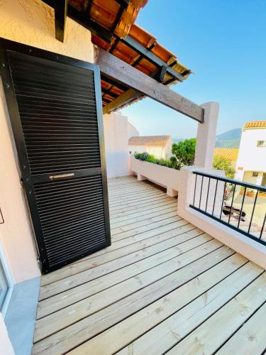 Superbe T2 avec vue mer et piscine in La Croix-Valmer Superbe T2 avec vue mer et piscine in La Croix-Valmer