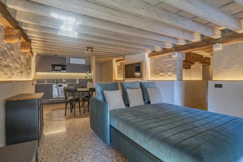 Corte Rubbi 1 A True Canal-side Experience