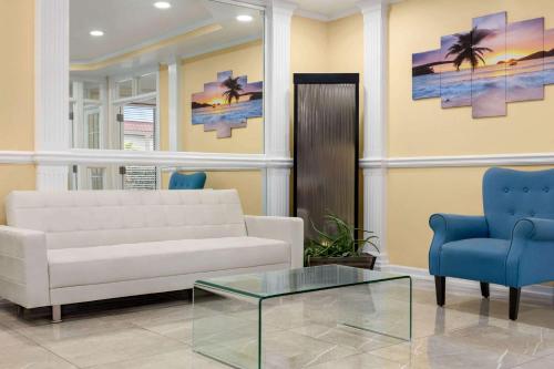 ردهة, دايز إن باي ويندام كينجزلاند، جورجيا (Days Inn by Wyndham Kingsland GA) in كينجزلاند ردهة, دايز إن باي ويندام كينجزلاند، جورجيا (Days Inn by Wyndham Kingsland GA) in كينجزلاند