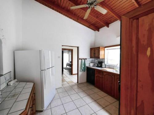 Kitchen, VILLA COLIBRI in Micoud Kitchen, VILLA COLIBRI in Micoud