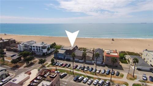 Luxury Beachfront Condo - Endless Views - Surf 1 in Huntington Beach (CA) Luxury Beachfront Condo - Endless Views - Surf 1 in Huntington Beach (CA)