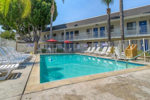 مسبح, Motel 6 El Cajon, CA - San Diego in El Cajon مسبح, Motel 6 El Cajon, CA - San Diego in El Cajon