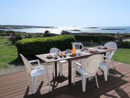 Holiday Home Ti An Tevenn in Λανίλντουτ Holiday Home Ti An Tevenn in Λανίλντουτ