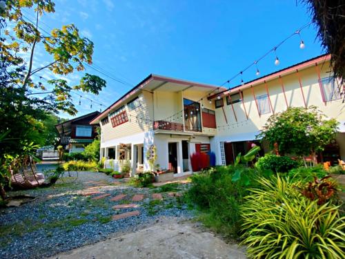 Exterior view, HUG Khieng Khong Nongkhai Hostel near Daeng Namnueng Exterior view, HUG Khieng Khong Nongkhai Hostel near Daeng Namnueng