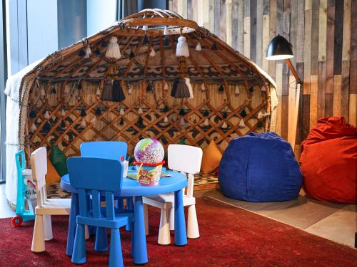 Детска площадка, Novotel Bishkek City Center in Бишкек Детска площадка, Novotel Bishkek City Center in Бишкек
