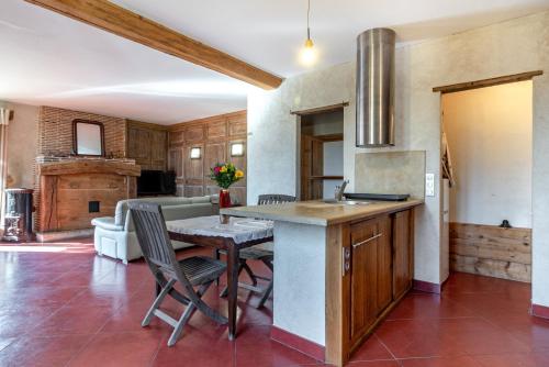 Facilities, Petite Maison de Jeanne - Corps de ferme renove in Saint-Marcel Facilities, Petite Maison de Jeanne - Corps de ferme renove in Saint-Marcel