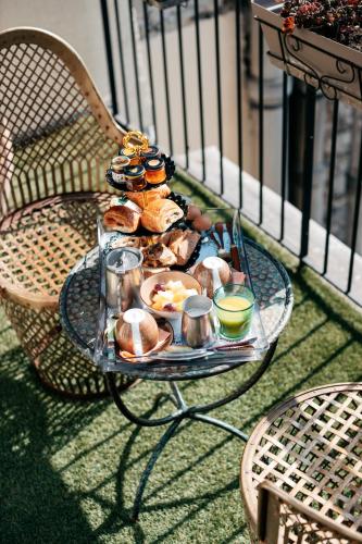 Food and beverages, Le Temple De Jeanne in 4th - The Marais Food and beverages, Le Temple De Jeanne in 4th - The Marais