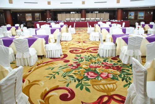 This photo about Regal Riviera Hotel Guangzhou shared on HyHotel.com
