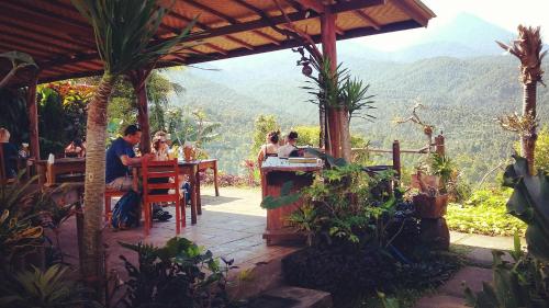 Restaurant, Made Oka Homestay and Warung in Munduk Restaurant, Made Oka Homestay and Warung in Munduk