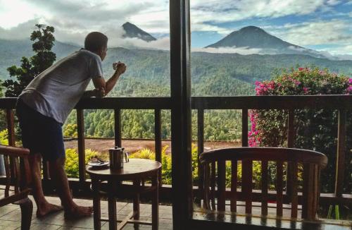 Balcony/terrace, Made Oka Homestay and Warung in Munduk Balcony/terrace, Made Oka Homestay and Warung in Munduk