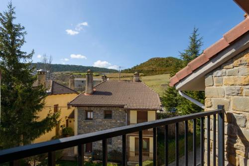 CASA CON JARDIN EN HECHO in Hecho CASA CON JARDIN EN HECHO in Hecho