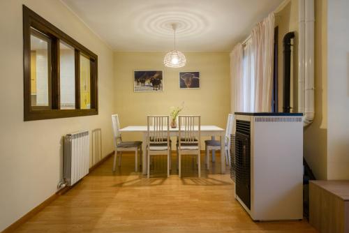 CASA CON JARDIN EN HECHO in Hecho CASA CON JARDIN EN HECHO in Hecho