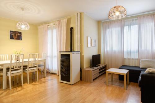 CASA CON JARDIN EN HECHO in Hecho CASA CON JARDIN EN HECHO in Hecho