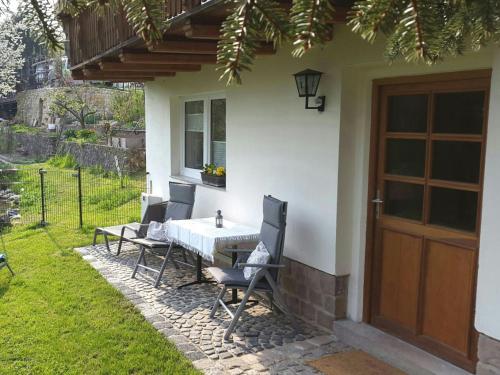Ferienhaus "Am Schleifenbach" in ซาลเฟลด์/ซาเลอ Ferienhaus "Am Schleifenbach" in ซาลเฟลด์/ซาเลอ