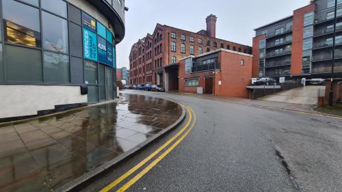 Cosy 2 bedroom Apt with Fast Wi-Fi & Free Parking