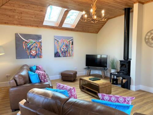 Partridge Lodge with Hot Tub in Forgandenny Partridge Lodge with Hot Tub in Forgandenny