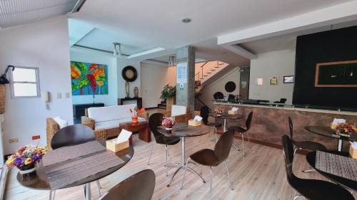 Lobi, Habitat Suites Hotel By GHO Hoteles in Pereira Lobi, Habitat Suites Hotel By GHO Hoteles in Pereira