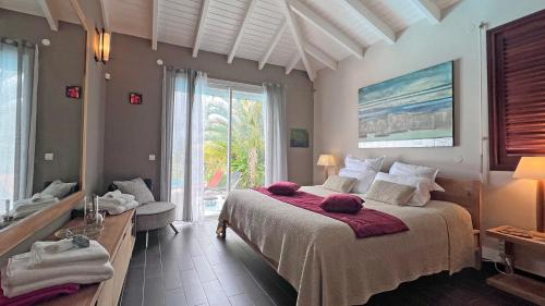 Wood Chic in Baie Mahault Wood Chic in Baie Mahault