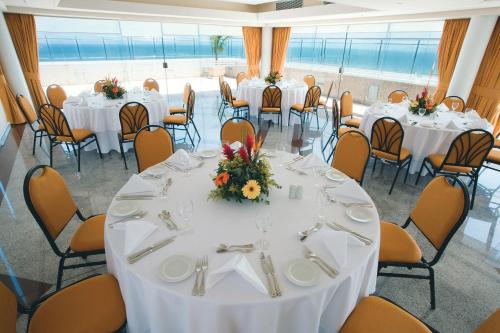 Restaurant, Windsor Barra Hotel in Barra da Tijuc Restaurant, Windsor Barra Hotel in Barra da Tijuc