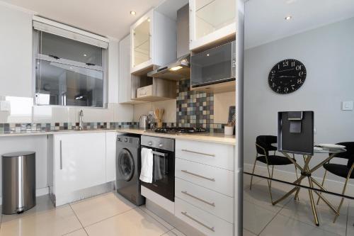 Placid 2 bedroom at The Apex in Rosebank Placid 2 bedroom at The Apex in Rosebank