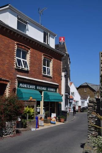 Flat 1 High Tide House, Mortehoe - beautifully designed ground floor flat with sea views and garden in Woolacombe Flat 1 High Tide House, Mortehoe - beautifully designed ground floor flat with sea views and garden in Woolacombe