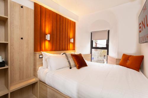 Bett, The Snug Townhouse in Galway Bett, The Snug Townhouse in Galway