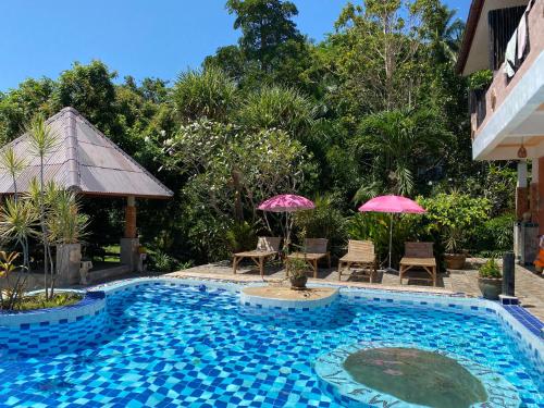 Swimming pool, Sairee View Resort in Taa Then Bay Swimming pool, Sairee View Resort in Taa Then Bay