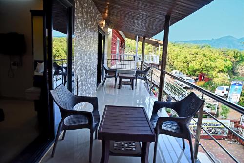 DV INNS FARMVILLA - Besides Strawberry Farms in Old Mahabaleshwar DV INNS FARMVILLA - Besides Strawberry Farms in Old Mahabaleshwar