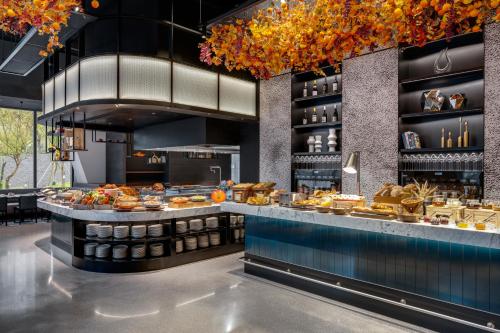 Food and beverages, InterContinental Kaohsiung By IHG in Cianjhen District Food and beverages, InterContinental Kaohsiung By IHG in Cianjhen District