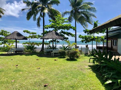 Garden, Camp Soteria Resort:Pacific Ocean on your doorstep in San Agustin (Surigao del Sur) Garden, Camp Soteria Resort:Pacific Ocean on your doorstep in San Agustin (Surigao del Sur)