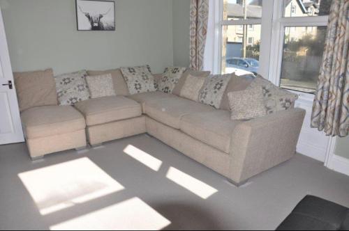 Spacious and bright 1 - bedroom rental unit in Ilkley Spacious and bright 1 - bedroom rental unit in Ilkley