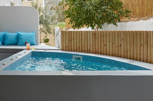 Pezsgőfürdő, Blue Sea Hotel in Kamari Pezsgőfürdő, Blue Sea Hotel in Kamari