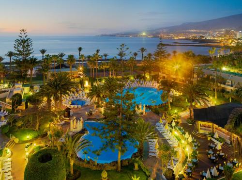 Piscina, H10 Las Palmeras in Tenerife Piscina, H10 Las Palmeras in Tenerife