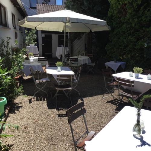 Εστιατόριο, Hotel und Restaurant -Gasthaus Zur Pfalz in Hockenheim Εστιατόριο, Hotel und Restaurant -Gasthaus Zur Pfalz in Hockenheim