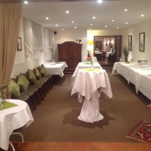 אולם אירועים, Hotel und Restaurant -Gasthaus Zur Pfalz in Hockenheim אולם אירועים, Hotel und Restaurant -Gasthaus Zur Pfalz in Hockenheim