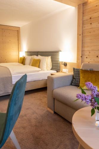 Guestroom, Gstaaderhof - Active & Relax Hotel in Saanen Guestroom, Gstaaderhof - Active & Relax Hotel in Saanen