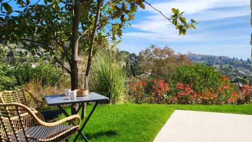 Kert, Ideal BnB in Saint-Paul-de-Vence Kert, Ideal BnB in Saint-Paul-de-Vence