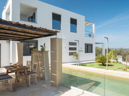 Facilities, Villa Alyona in Mousoures Facilities, Villa Alyona in Mousoures