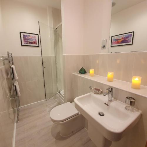 Bathroom, DOLLARBEG CASTLE - The Tower - Luxury Apartment in Dollar Bathroom, DOLLARBEG CASTLE - The Tower - Luxury Apartment in Dollar