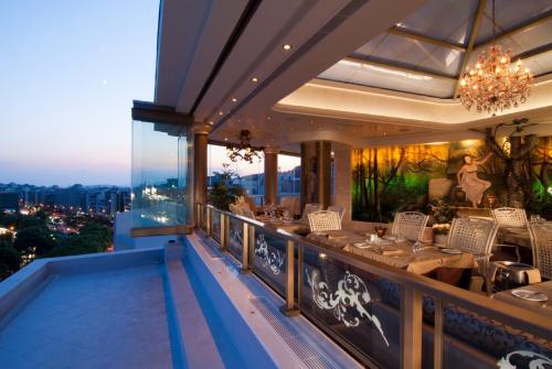 Restaurant, The Athenian Callirhoe Exclusive Hotel in Athens Restaurant, The Athenian Callirhoe Exclusive Hotel in Athens