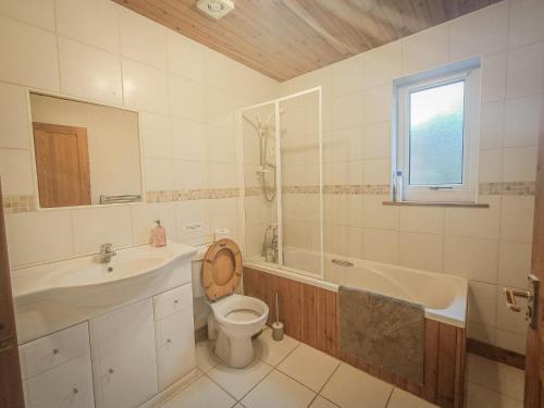 Bathroom, Aite-Sithiel in Treaslane Bathroom, Aite-Sithiel in Treaslane