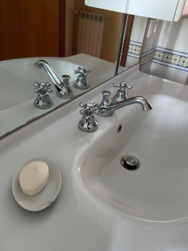 B&B Le Tre Rose Di Maria in เปดารา B&B Le Tre Rose Di Maria in เปดารา