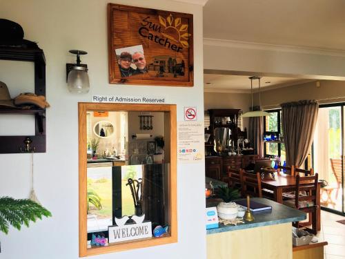 Lobi, The Sun Catcher B&B in Struisbaai Lobi, The Sun Catcher B&B in Struisbaai