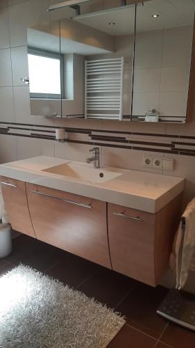 Bathroom, Ferienwohnung mit JAPANGARTEN in Karlstadt Bathroom, Ferienwohnung mit JAPANGARTEN in Karlstadt