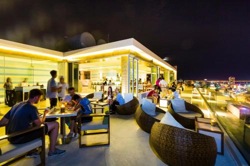 Nightclub, A La Carte Da Nang Beach Hotel in Da Nang Nightclub, A La Carte Da Nang Beach Hotel in Da Nang