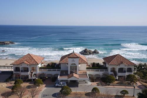 سول بيتش هاوس يانج يانج (SOL BEACH YANGYANG (SOL BEACH HOTEL & RESORT YANGYANG)) in Yangyang Airport سول بيتش هاوس يانج يانج (SOL BEACH YANGYANG (SOL BEACH HOTEL & RESORT YANGYANG)) in Yangyang Airport