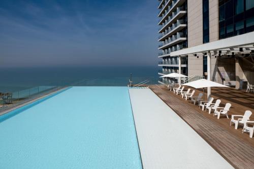 בריכת שחיה, Vert Lagoon Netanya in נתניה בריכת שחיה, Vert Lagoon Netanya in נתניה