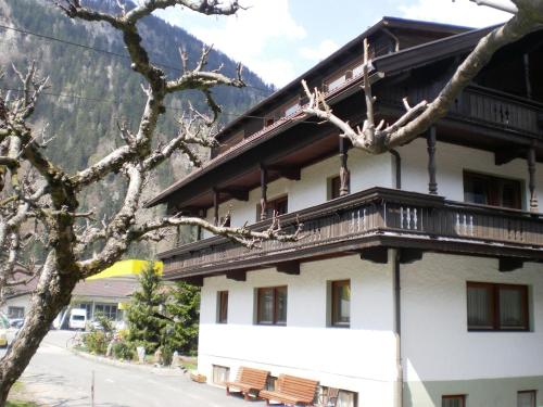 Вход, Bergsteiger-Zimmer Pension Obermair in Майрхофен Вход, Bergsteiger-Zimmer Pension Obermair in Майрхофен