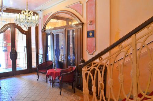 Lobby, Hotel Renesance Krasna Kralovna in Karlsbad Lobby, Hotel Renesance Krasna Kralovna in Karlsbad